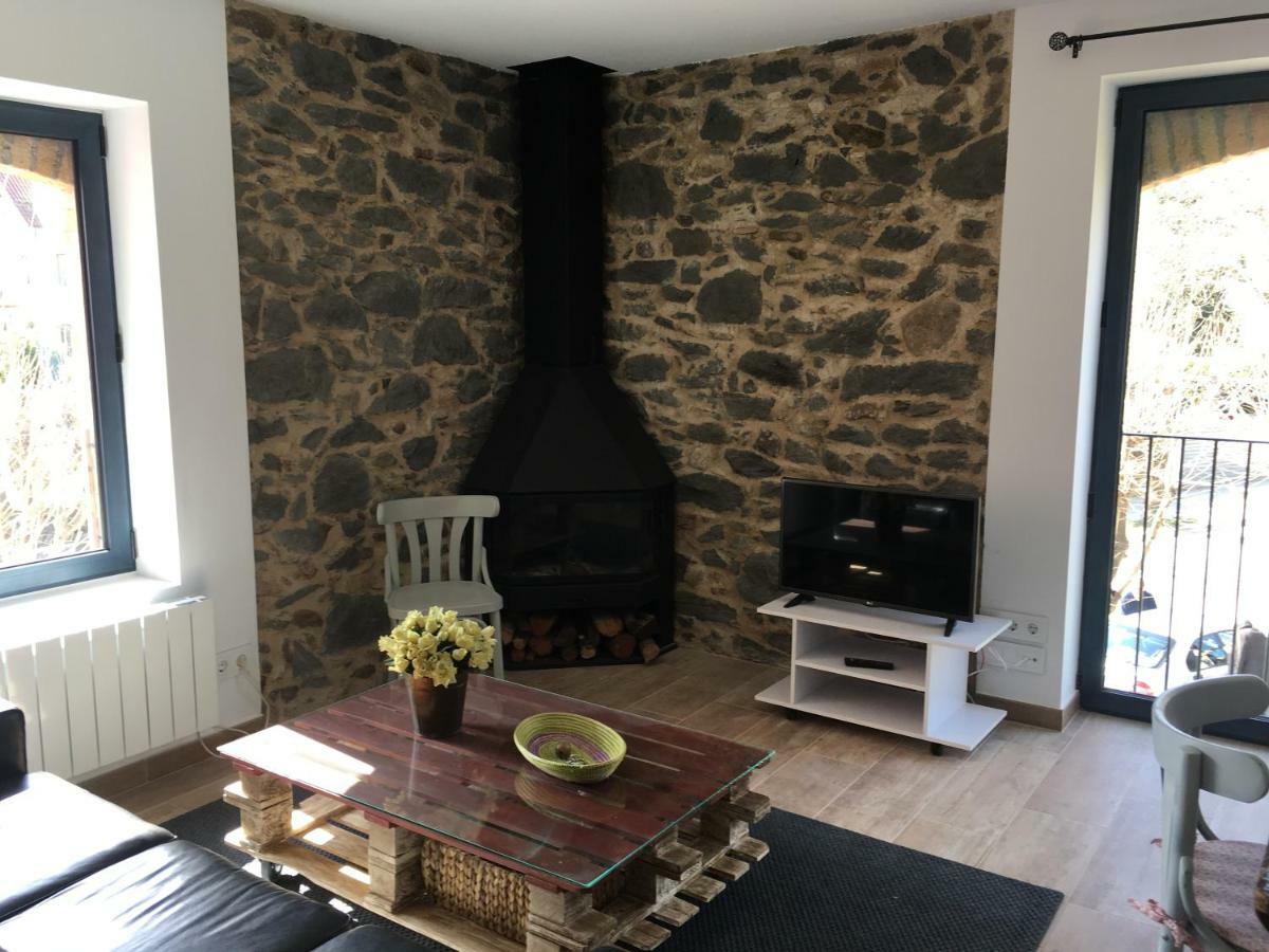 Appartamento Torre De La Ferreria Tona Esterno foto